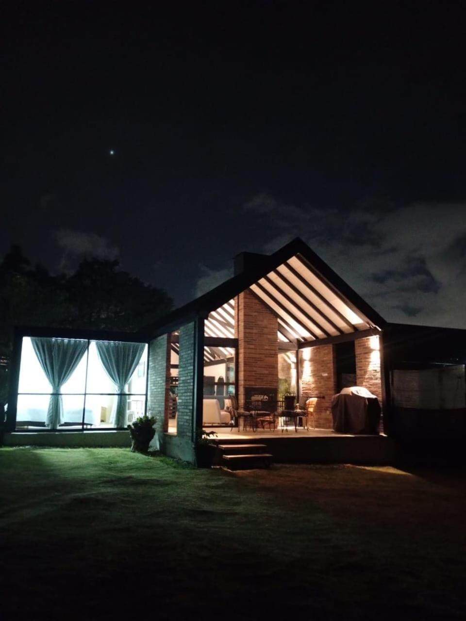 Nordika House - Ideal Fotografia Y Descanso Ferienhaus Medellín